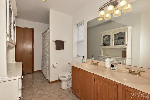 142 Oakton St, Mchenry, IL 60050 photo 17
