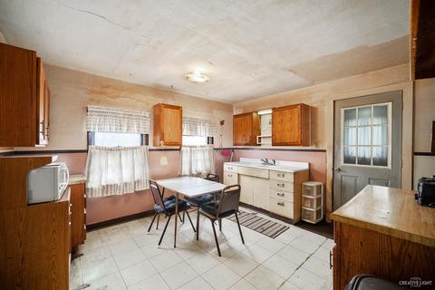 9087 N Main St, Leaf River, IL 61047 photo 11