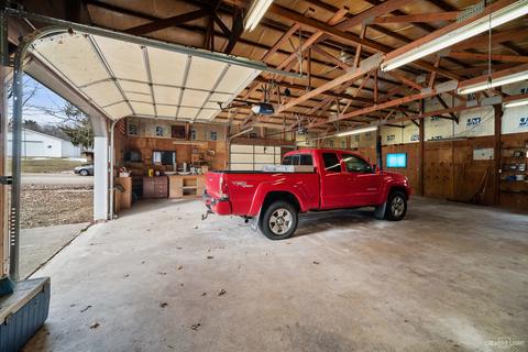 9087 N Main St, Leaf River, IL 61047 photo 4