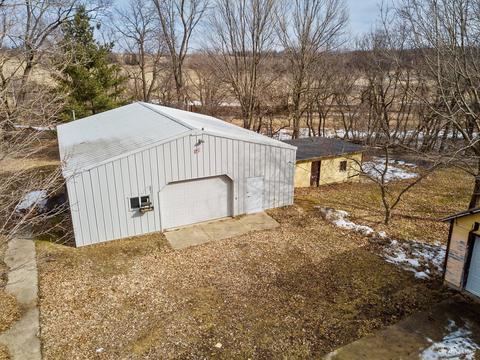 9087 N Main St, Leaf River, IL 61047 photo 8
