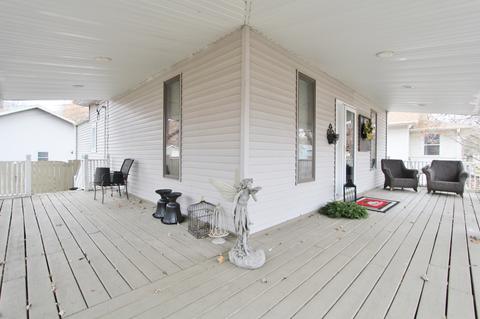 929 E Jackson St, Morris, IL 60450 photo 4