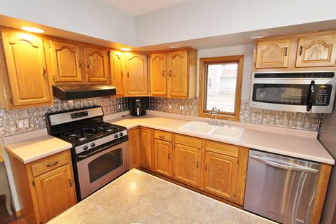 929 E Jackson St, Morris, IL 60450 photo 7