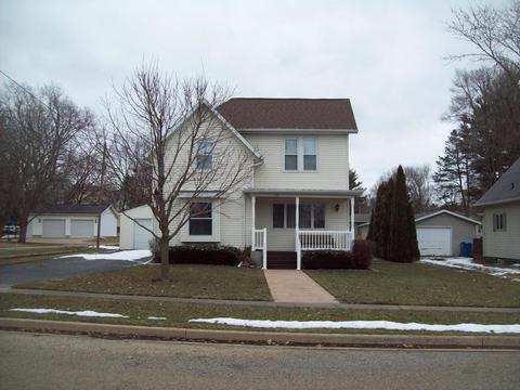 108 4th St, Walnut, IL 61376 photo 1