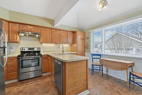 417 S Naperville Rd, Wheaton, IL 60187 photo 6