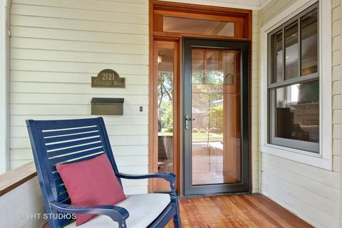 2121 Forestview Rd, Evanston, IL 60201 photo 2
