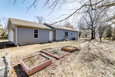 307 S Garfield St, Philo, IL 61864 photo 5