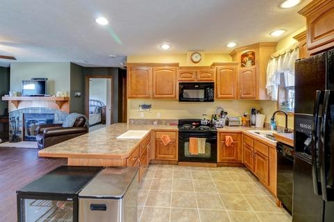 307 S Garfield St, Philo, IL 61864 photo 9