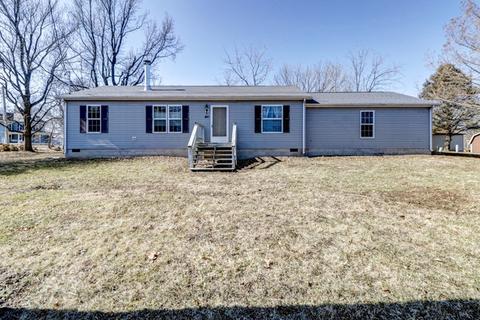 307 S Garfield St, Philo, IL 61864 photo 1