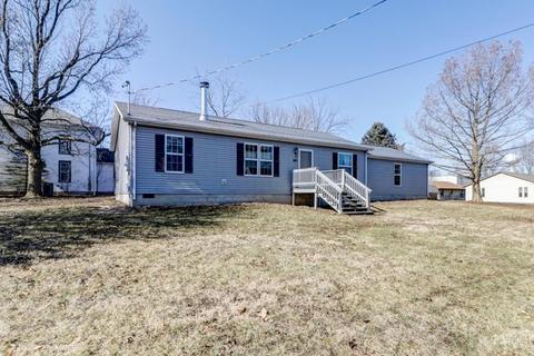 307 S Garfield St, Philo, IL 61864 photo 3