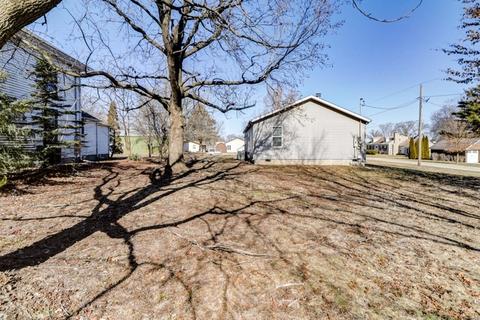 307 S Garfield St, Philo, IL 61864 photo 4