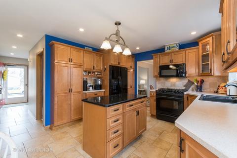 455 Appleton Dr, Batavia, IL 60510 photo 4