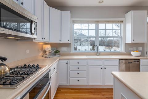1304 Bay Meadows Dr, Bartlett, IL 60103 photo 11