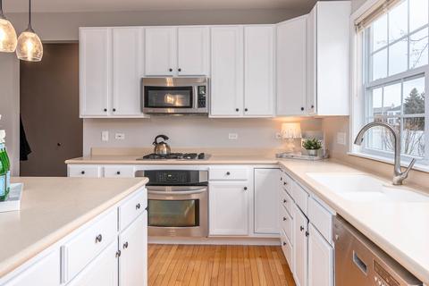 1304 Bay Meadows Dr, Bartlett, IL 60103 photo 10