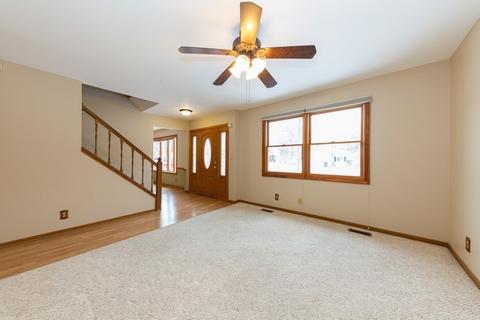 3900 Maple Ave, Mchenry, IL 60050 photo 2