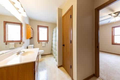 3900 Maple Ave, Mchenry, IL 60050 photo 4