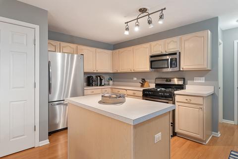 151 Norwich Dr, Bartlett, IL 60103 photo 9