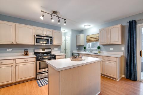151 Norwich Dr, Bartlett, IL 60103 photo 8