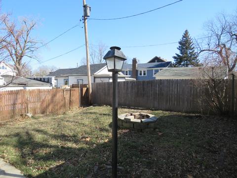 305 N Evans St, Bloomington, IL 61701 photo 2