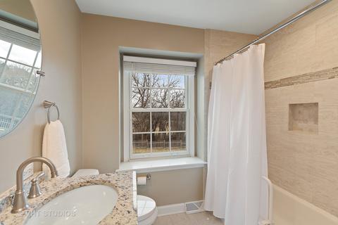 1449 Creekside Dr, Wheaton, IL 60189 photo 18