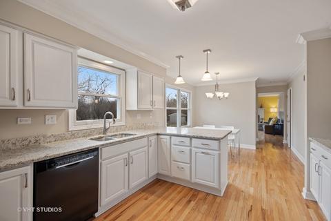 1449 Creekside Dr, Wheaton, IL 60189 photo 8