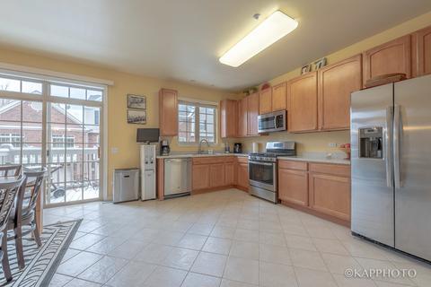 685 Prestwick Ln, Wheeling, IL 60090 photo 9