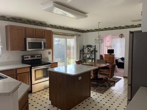 3257 Stratton Ln, Aurora, IL 60507 photo 9