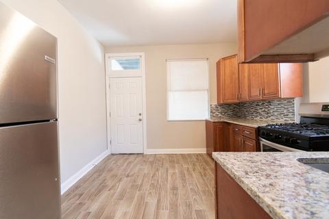 5752 S Peoria St, Chicago, IL 60621 photo 4