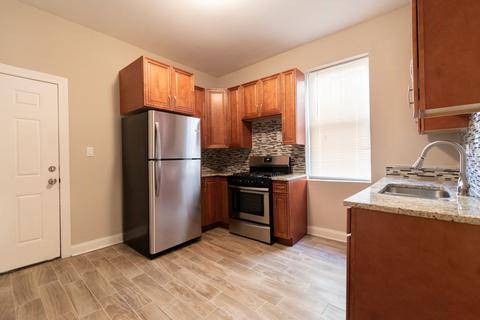 5752 S Peoria St, Chicago, IL 60621 photo 2