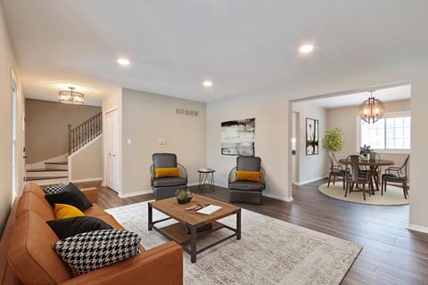 995 Freeman Rd, Hoffman Estates, IL 60192 photo 8