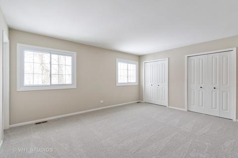 995 Freeman Rd, Hoffman Estates, IL 60192 photo 12