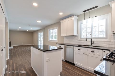 995 Freeman Rd, Hoffman Estates, IL 60192 photo 15