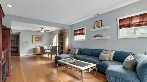 145 Barrypoint Rd #2S, Riverside, IL 60546 photo 5