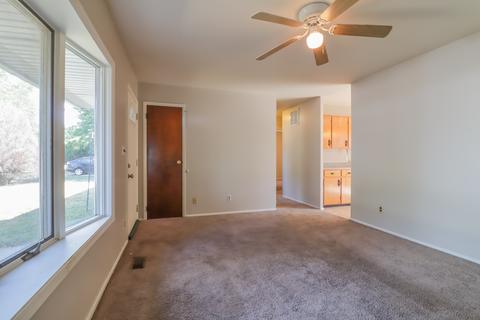 910 S Duncan Rd, Champaign, IL 61821 photo 4