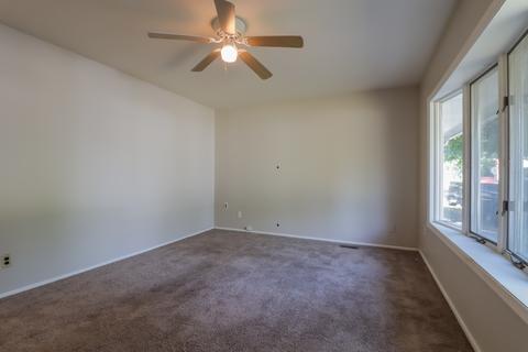 910 S Duncan Rd, Champaign, IL 61821 photo 2