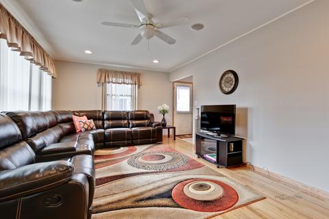 2402 Fremont St, Rolling Meadows, IL 60008 photo 4