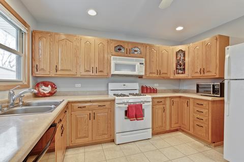 2402 Fremont St, Rolling Meadows, IL 60008 photo 6