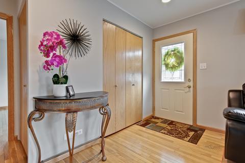 2402 Fremont St, Rolling Meadows, IL 60008 photo 2