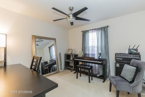 458 E Amberside Dr, Elgin, IL 60124 photo 8