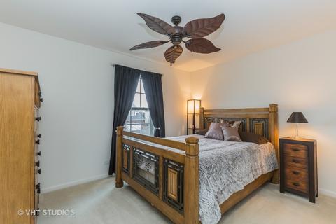 458 E Amberside Dr, Elgin, IL 60124 photo 9