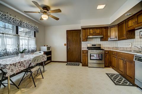 35 Lockman Cir, Elgin, IL 60123 photo 7