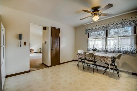 35 Lockman Cir, Elgin, IL 60123 photo 8