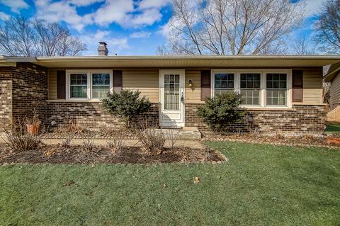 35 Lockman Cir, Elgin, IL 60123 photo 3