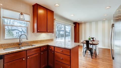3775 Lexington Dr, Hoffman Estates, IL 60192 photo 7