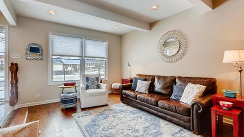 3775 Lexington Dr, Hoffman Estates, IL 60192 photo 4