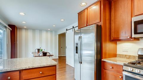 3775 Lexington Dr, Hoffman Estates, IL 60192 photo 8