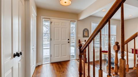 3775 Lexington Dr, Hoffman Estates, IL 60192 photo 2