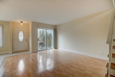 2008 Garden Ter, Hoffman Estates, IL 60169 photo 3