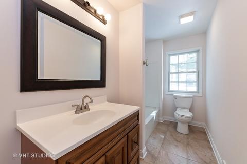 804 N John St, Mchenry, IL 60050 photo 9
