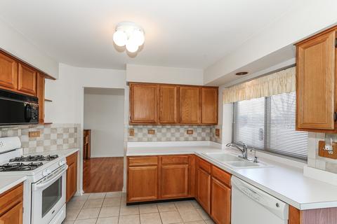 846 Tallgrass Dr, Bartlett, IL 60103 photo 6