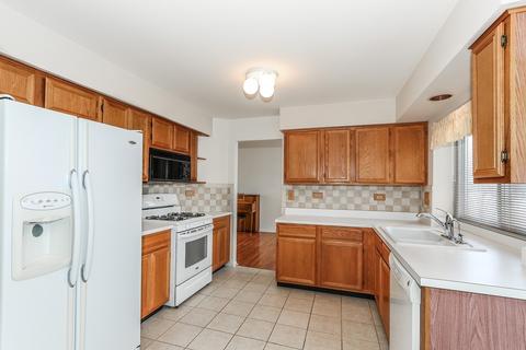 846 Tallgrass Dr, Bartlett, IL 60103 photo 8